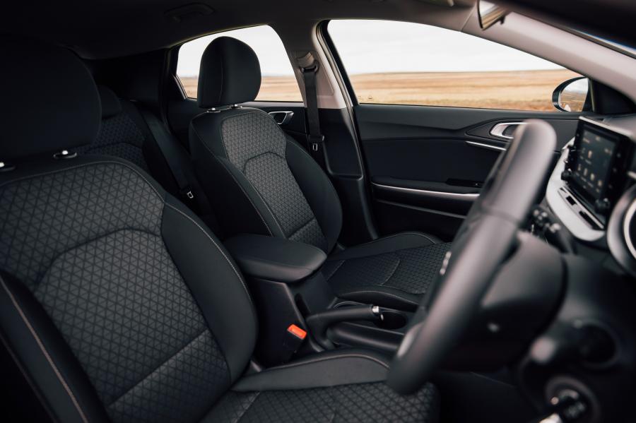 Интерьер Kia XCeed 1.0 T-GDi 2019 года  (UK) (фото 71 из 91)